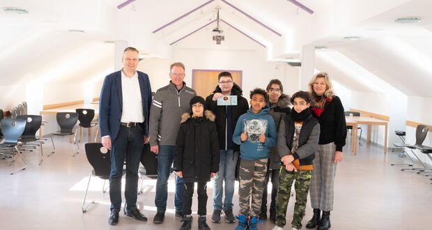 Steinis lernen schwimmen